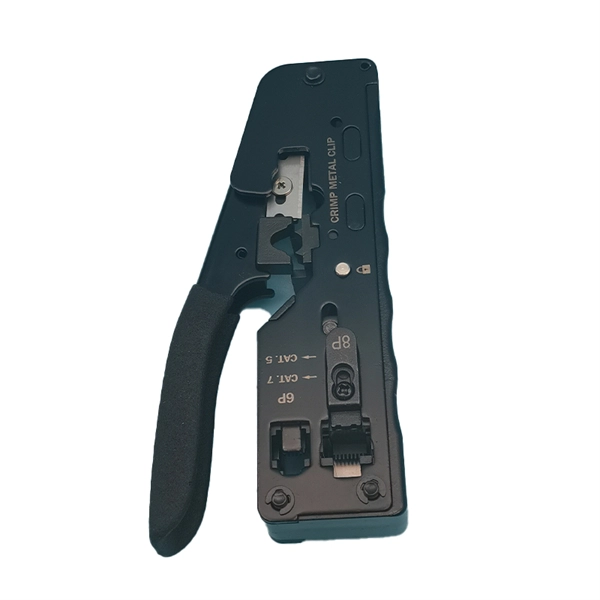 Voltage between relay protection pressure plates