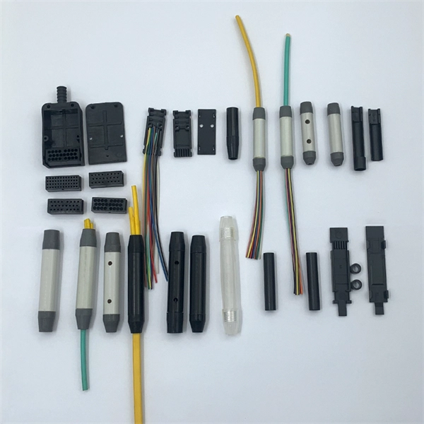 How to connect a fiber optic splitter cable for home use